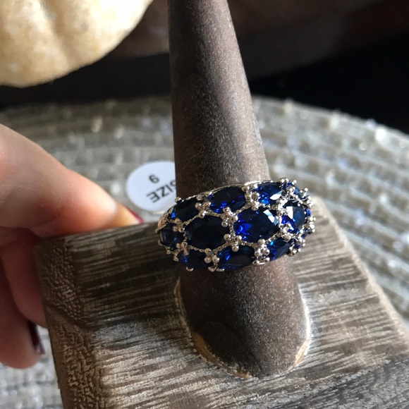 New lab created deep blue gemstone, 925 slvr plated sz 9 ring - Picture 2 of 6